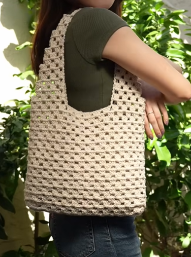 Crochet Bag Video Tutorial – Learn to Make a Pink Mini Handbag Step by Step